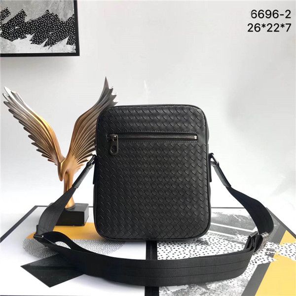 global 6696-2 classic luxury matching leather men shoulder bags handbag size 26cm 22cm 4cm
global 6696-2 classic luxury matching leather men shoulder bags handbag size 26cm 22cm 4cm