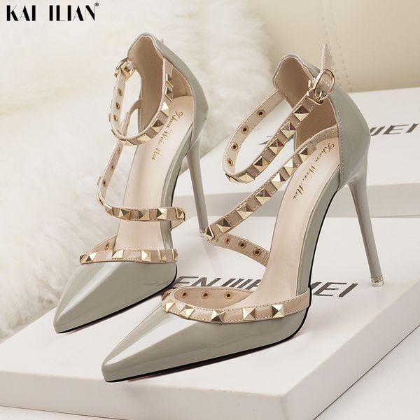 2020 summer shoes women high heels pointed toe pumps rivet ankle strap thin heels female sandals fashion ladies shoe party t200601, Black
2020 summer shoes women high heels pointed toe pumps rivet ankle strap thin heels female sandals fashion ladies shoe party t200601, Black