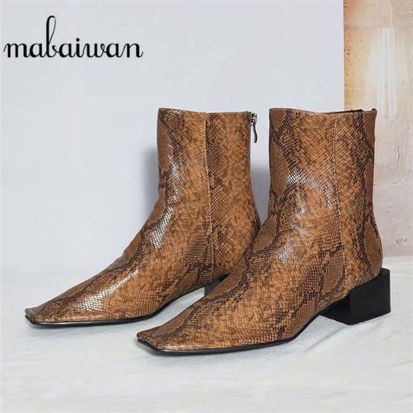 mabaiwan 2020 fashion short ankle boots woman mid heel square toe party shoes women new microfiber knight zipper boots, Black
mabaiwan 2020 fashion short ankle boots woman mid heel square toe party shoes women new microfiber knight zipper boots, Black