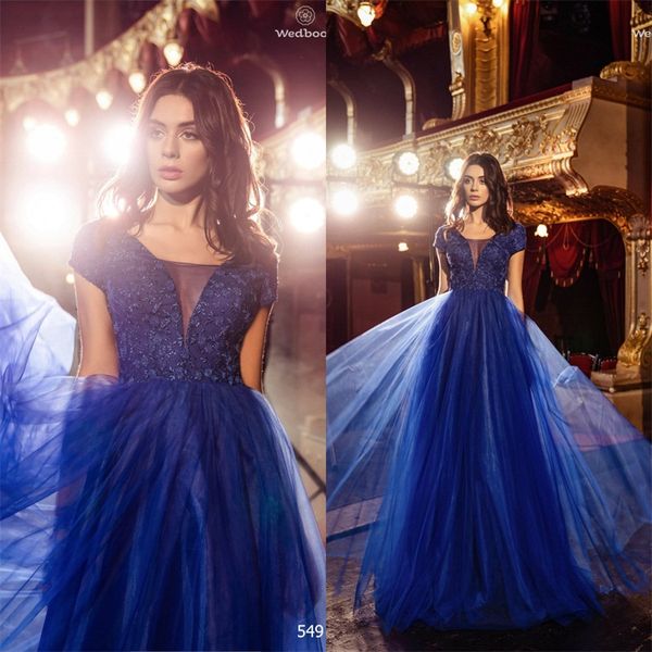 2020 floral sell a line evening dresses appliqued tulle jewel sleeveless sweep train formal prom dress ruched custom made party gown, Black;red
2020 floral sell a line evening dresses appliqued tulle jewel sleeveless sweep train formal prom dress ruched custom made party gown, Black;red