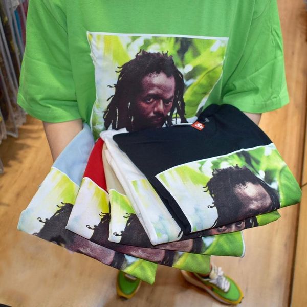 19ss p printing tee rapper character reggae short-sleeved cotton oversize t-shirt fashion hip hop women men designer t shirts, White;black
19ss p printing tee rapper character reggae short-sleeved cotton oversize t-shirt fashion hip hop women men designer t shirts, White;black