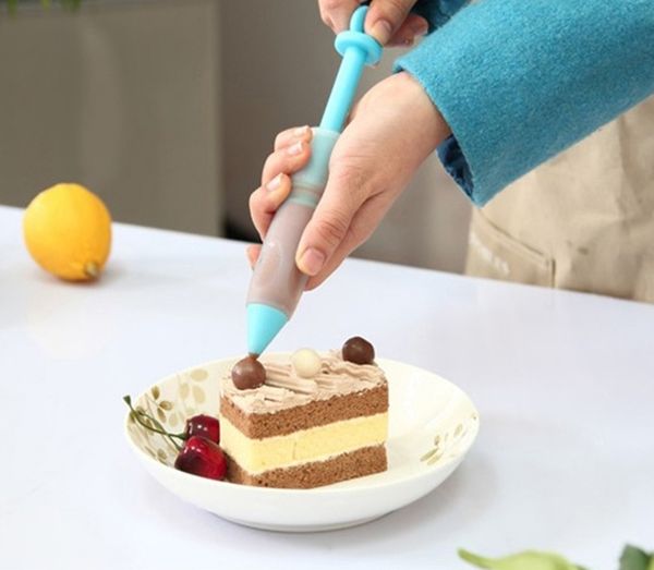 4nozzle торт украшения цветок pen шоколадный крем jam зажатый пистолет шприц кондитерские изделия печенье картина writing выпечки инструмент
4nozzle торт украшения цветок pen шоколадный крем jam зажатый пистолет шприц кондитерские изделия печенье картина writing выпечки инструмент