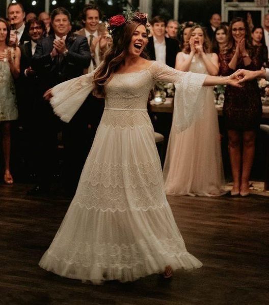 bohemian full lace wedding dresses summer wear off the shoulder long sleeves beach wedding dress boho plus size bridal gowns, White
bohemian full lace wedding dresses summer wear off the shoulder long sleeves beach wedding dress boho plus size bridal gowns, White