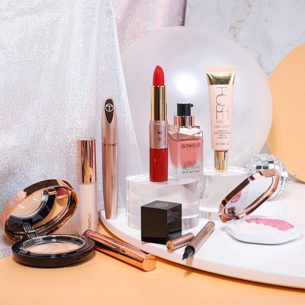 10pcs makeup set fashionable and colorful cosmetics travel kit for women christmas present fashion eyeshadow palette 
10pcs makeup set fashionable and colorful cosmetics travel kit for women christmas present fashion eyeshadow palette