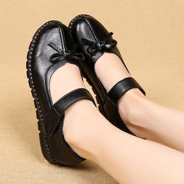 spring and autumn mother flat shoes soft bottom flat heel middle-aged elderly shoes bottom non-slip female leather, Black
spring and autumn mother flat shoes soft bottom flat heel middle-aged elderly shoes bottom non-slip female leather, Black