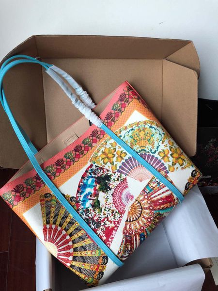 2019 new style palm-print lace-printed shopping bag luxury fashion leather single shoulder tote bag large capacity 35cm flower letter fan
2019 new style palm-print lace-printed shopping bag luxury fashion leather single shoulder tote bag large capacity 35cm flower letter fan