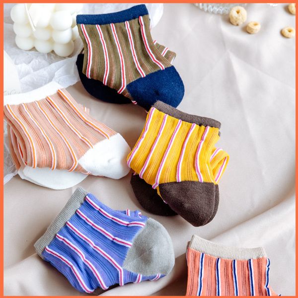 1 pair breathable ultra thin socks summer women and girl colorful stripes patchwork color silk socks girls short female so, Black;white
1 pair breathable ultra thin socks summer women and girl colorful stripes patchwork color silk socks girls short female so, Black;white