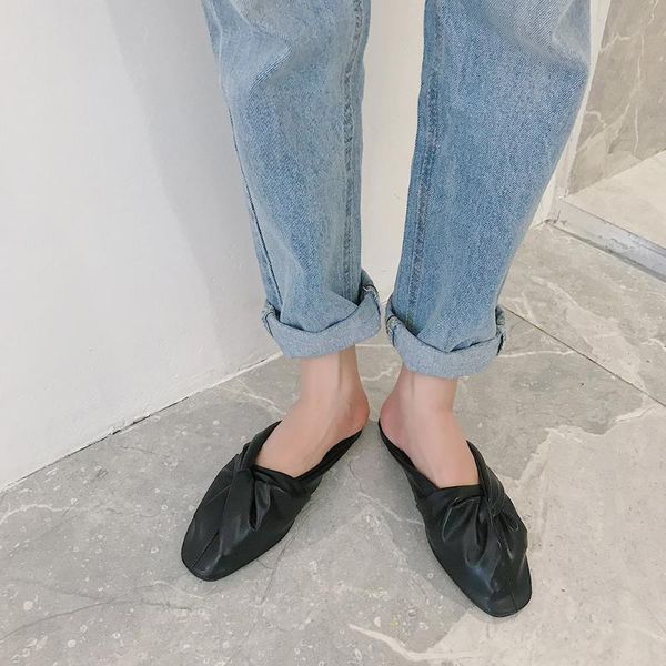 2020 spring and summer new korean square head retro comfortable casual bowknot fairy wind baotou half slippers tide, Black
2020 spring and summer new korean square head retro comfortable casual bowknot fairy wind baotou half slippers tide, Black