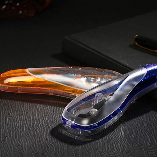1 pc portable travel razor blades holder box shaver case men women shaving machine storage tool bathroom organizer
1 pc portable travel razor blades holder box shaver case men women shaving machine storage tool bathroom organizer