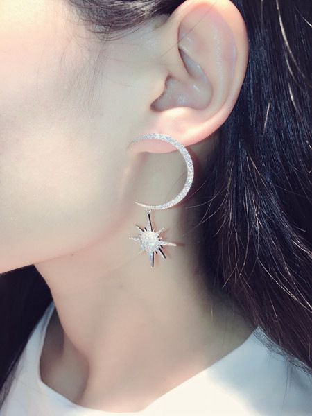 wholesale- glittering new ins fashion luxury designer zircon diamond cute moon sun stud dangle chandelier earrings for woman girls, Golden;silver
wholesale- glittering new ins fashion luxury designer zircon diamond cute moon sun stud dangle chandelier earrings for woman girls, Golden;silver