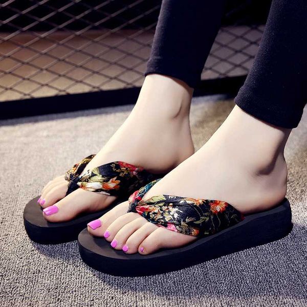 summer ladies beach slippers silk material flip flops women sandals fashionable and comfortable house slippers women, Black
summer ladies beach slippers silk material flip flops women sandals fashionable and comfortable house slippers women, Black