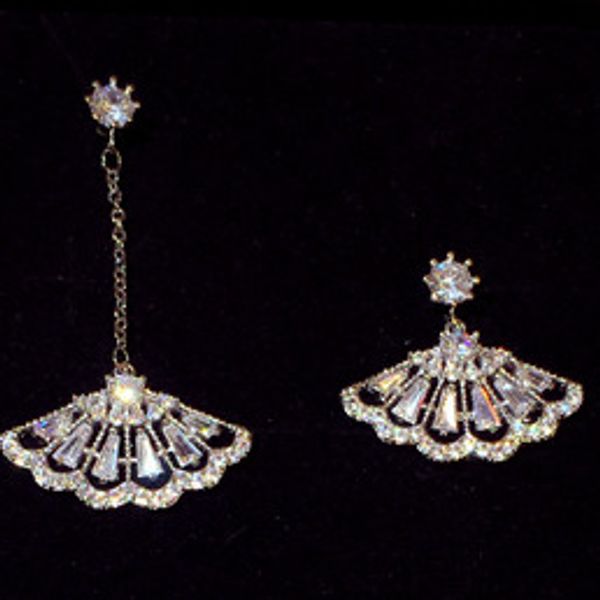 Super glittering new designer trendy fashion asymmetry luxury cute vintage fan shape diamond zircon pendant stud earrings for woman girls
Super glittering new designer trendy fashion asymmetry luxury cute vintage fan shape diamond zircon pendant stud earrings for woman girls