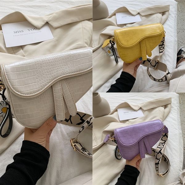 small women's 2020 summer tide broadband saddle broadband all-match messenger bag ins shoulder saddle bag, White
small women's 2020 summer tide broadband saddle broadband all-match messenger bag ins shoulder saddle bag, White