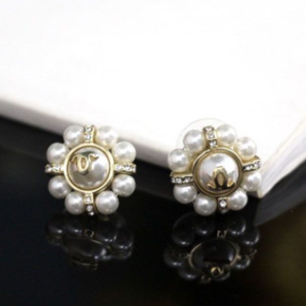 2020 new luxury jewelry ladies pearl flower earrings high-end quality elegant concise fashion style gifts, Golden;silver
2020 new luxury jewelry ladies pearl flower earrings high-end quality elegant concise fashion style gifts, Golden;silver