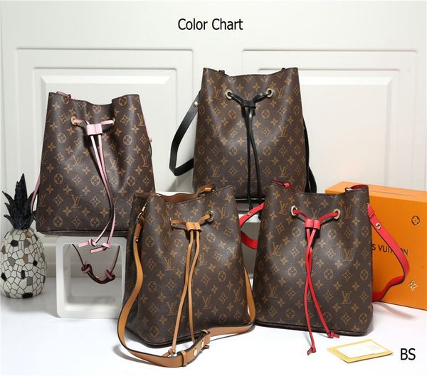large brand luxury hand-held single shoulder bag, double shoulder bag luggage, crystal wallet fashion leisure wholesale wallet clip
large brand luxury hand-held single shoulder bag, double shoulder bag luggage, crystal wallet fashion leisure wholesale wallet clip