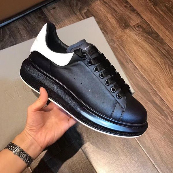Alexander de igner men hoe fa hion mcqueen white mooth calf leather lace up neaker neaker dolce for man woman with box
Alexander de igner men hoe fa hion mcqueen white mooth calf leather lace up neaker neaker dolce for man woman with box