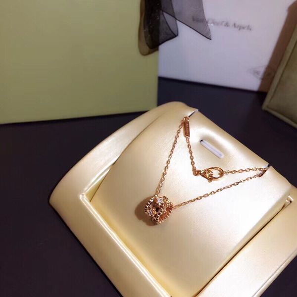 горячая s925 sterling silver полный кирпич tall высокий модное ожерелье кирпич изысканный элегантный high end gold rose gold premium quality
горячая s925 sterling silver полный кирпич tall высокий модное ожерелье кирпич изысканный элегантный high end gold rose gold premium quality