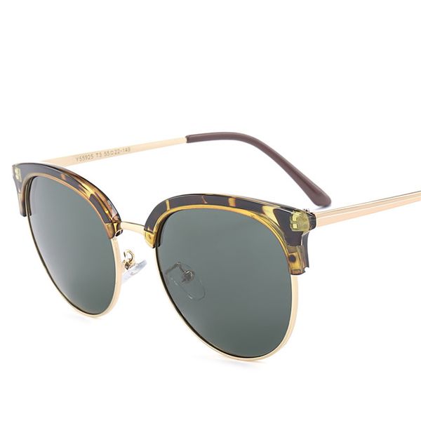 дизайнер негабаритных sunglasse мода женщины оправы без оправы роскошные очкимодные женские солнцезащитные очки старинные очки высокого каче, White;black
дизайнер негабаритных sunglasse мода женщины оправы без оправы роскошные очкимодные женские солнцезащитные очки старинные очки высокого каче, White;black
