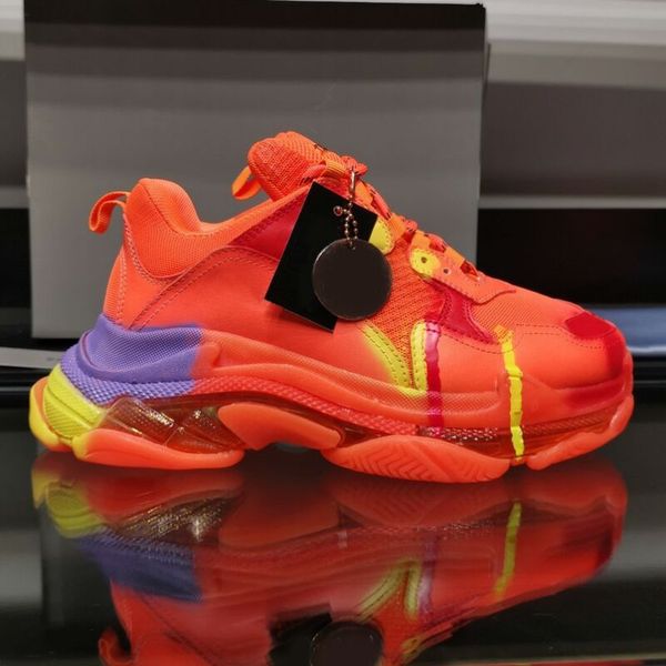 2020 new women fashion luxury designer shoes sneakers fashionable triple s sneakers mens designer shoes size 35-45 type1
2020 new women fashion luxury designer shoes sneakers fashionable triple s sneakers mens designer shoes size 35-45 type1