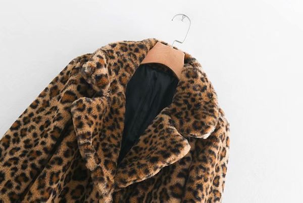 2018 новый стиль длинные рукава сложите вниз воротник leopord pattern printed кнопка закрытая coat западного типа средней длины сыпучие-fit, Black;white
2018 новый стиль длинные рукава сложите вниз воротник leopord pattern printed кнопка закрытая coat западного типа средней длины сыпучие-fit, Black;white