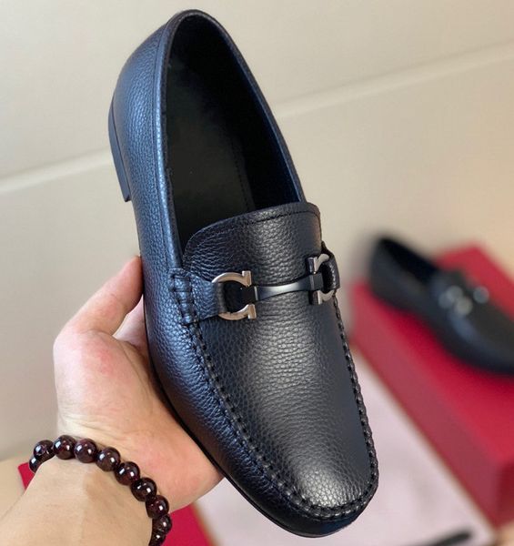 19ss fashion leather men dress shoes pointed toe bullock oxfords shoes lace up designer luxury men shoes, Black
19ss fashion leather men dress shoes pointed toe bullock oxfords shoes lace up designer luxury men shoes, Black