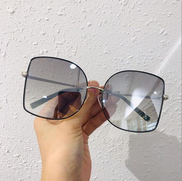 latest selling popular fashion 5507 women sunglasses mens sunglasses men sunglasses gafas de sol sun glasses uv400 lens with box, White;black
latest selling popular fashion 5507 women sunglasses mens sunglasses men sunglasses gafas de sol sun glasses uv400 lens with box, White;black