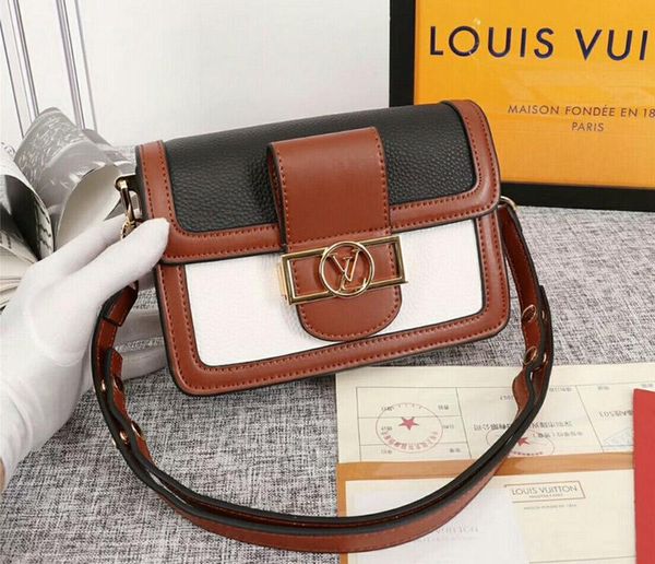 l16 french high-end brand ladies fashion small square bag classic charm exquisite fashion design party delivery m68621, Black;red 
l16 french high-end brand ladies fashion small square bag classic charm exquisite fashion design party delivery m68621, Black;red