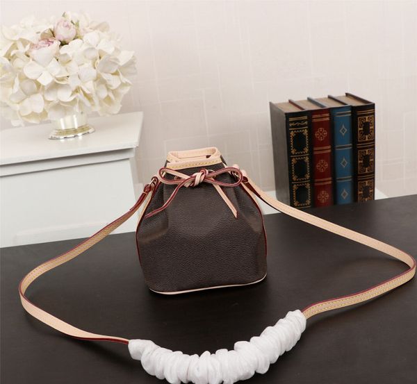 high end, high-grade, classic and fashionable water bucket bag in europe and america y005of freight