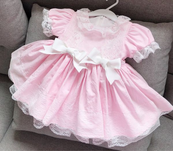 kids Girl designer clothes Dress Spain style Summer Pink Style Lace Bow Puff Sleeve Design Lolita Dress Princess Girl Clothing Dress
kids Girl designer clothes Dress Spain style Summer Pink Style Lace Bow Puff Sleeve Design Lolita Dress Princess Girl Clothing Dress