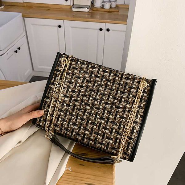 big bag women's 2020 new fashion korean-style versatile shoulder bag large capacity women's weaving hand shoulder
big bag women's 2020 new fashion korean-style versatile shoulder bag large capacity women's weaving hand shoulder