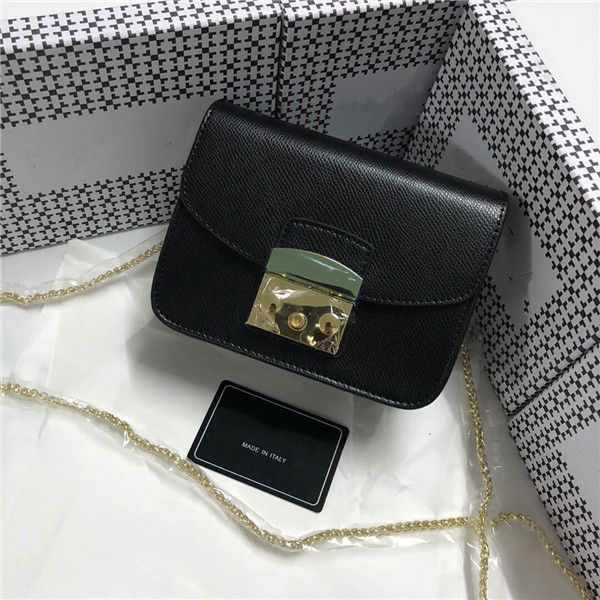 the 2020 new ladies leather messenger bag fashion joker casual shoulder bag solid color classic small square bag
the 2020 new ladies leather messenger bag fashion joker casual shoulder bag solid color classic small square bag