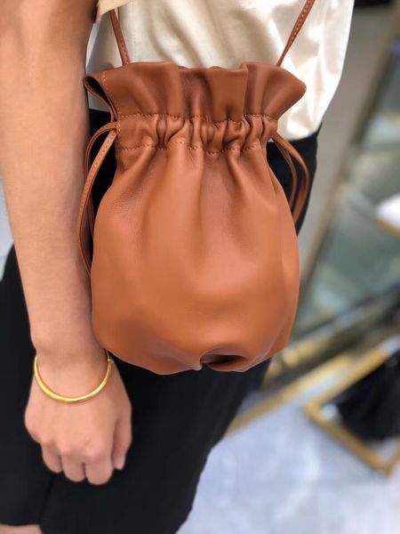 sell 2019 new wholesale designer genuine leather bucket women fashion shoulder bag small mini crossbody.bag 2 colors quality
sell 2019 new wholesale designer genuine leather bucket women fashion shoulder bag small mini crossbody.bag 2 colors quality
