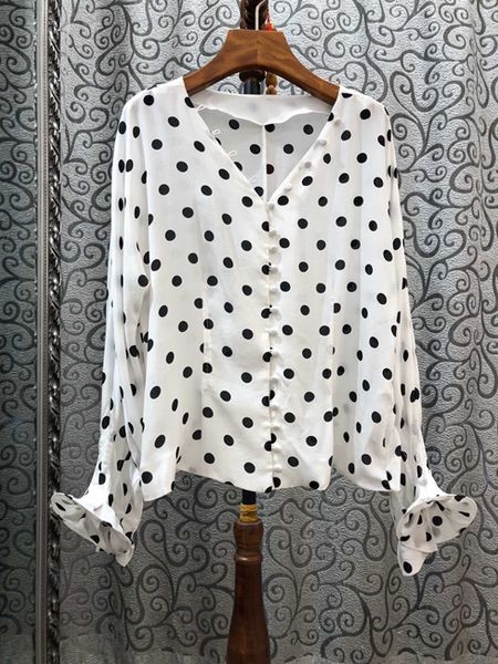 2020 spring and summer new women's v-neck dot prints decorative speakers cuff wild 329, White
2020 spring and summer new women's v-neck dot prints decorative speakers cuff wild 329, White