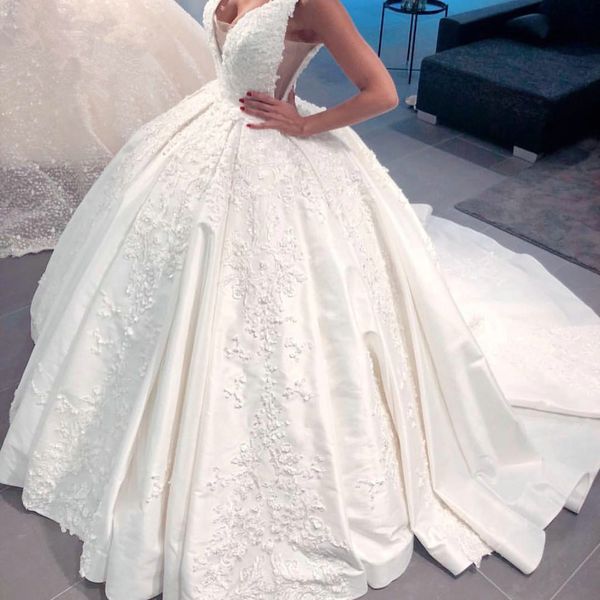 graceful satin princess chapel wedding dresses lace appliques with pearls backless bridal gown court train vestidos de noivas plus size, White
graceful satin princess chapel wedding dresses lace appliques with pearls backless bridal gown court train vestidos de noivas plus size, White