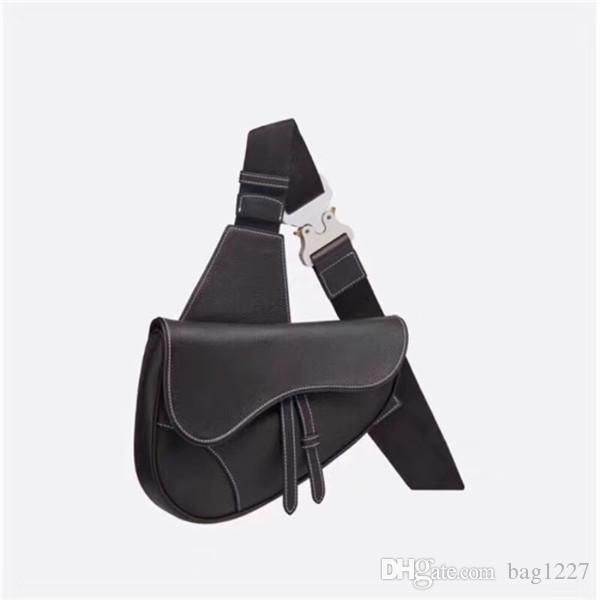 new global classic deluxe matching leather leather waist bag tote saddle size 28cm 20cm 5cm
new global classic deluxe matching leather leather waist bag tote saddle size 28cm 20cm 5cm