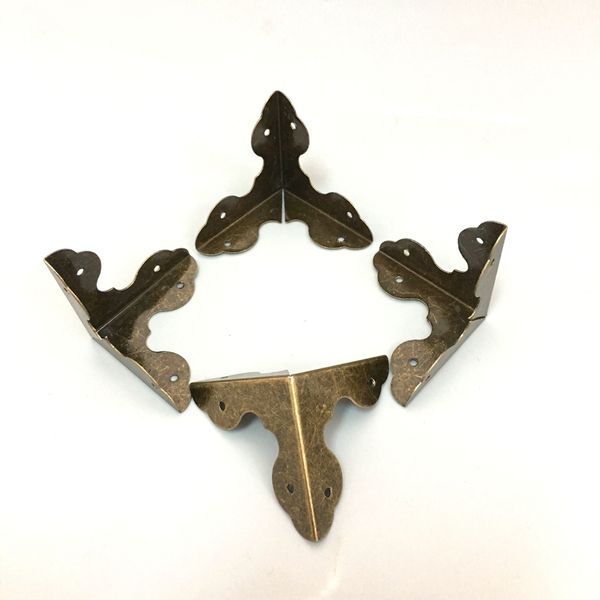 4шт antique metal corner protector мебель угловые гвардейской протекторы винтажная декоративная box стол пограничные covers
4шт antique metal corner protector мебель угловые гвардейской протекторы винтажная декоративная box стол пограничные covers