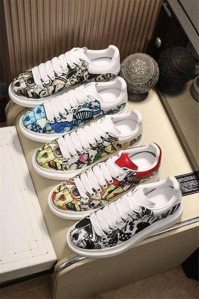 2020 classic plate-forme graffiti designer mens and womens fashion vintage designer shoes with shoe box white, Black
2020 classic plate-forme graffiti designer mens and womens fashion vintage designer shoes with shoe box white, Black