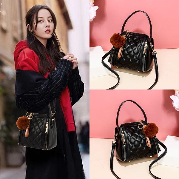 celebrity women's bag 2020 new temperament black rhombus shoulder bag small change mobile phone handbag
celebrity women's bag 2020 new temperament black rhombus shoulder bag small change mobile phone handbag