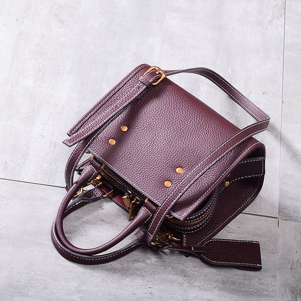 2019 spring new ladies luxury sheepskin handbags women's leather shoulder bag for casual designer women shoulder messenger bags y190620
2019 spring new ladies luxury sheepskin handbags women's leather shoulder bag for casual designer women shoulder messenger bags y190620