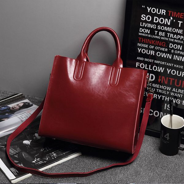 leather handbag 2017 new fashion big-name high-capacity shoulder bag explosions
leather handbag 2017 new fashion big-name high-capacity shoulder bag explosions