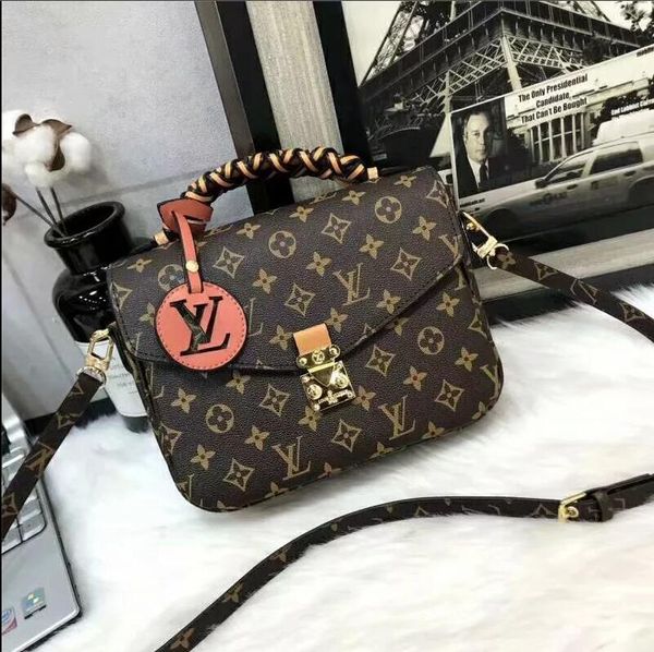 Bolsa de Ombro louis8877
Bolsa de Ombro louis8877