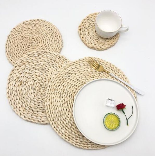 11cm 15cm20cm25cm corn fur woven table mat anti-insulation anti-slip handmade coasters
11cm 15cm20cm25cm corn fur woven table mat anti-insulation anti-slip handmade coasters