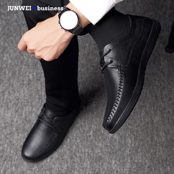 casual men shoes outdoor fashion sneakers men genuine leather breathable soft walking footwear male krasovki l5, Black
casual men shoes outdoor fashion sneakers men genuine leather breathable soft walking footwear male krasovki l5, Black