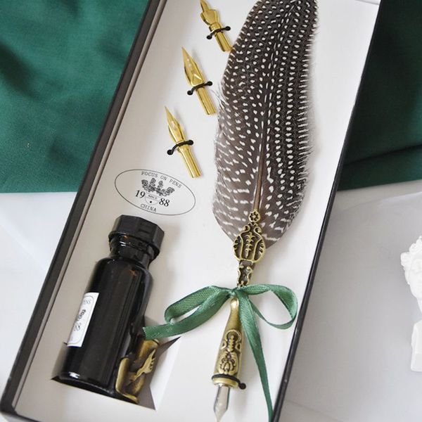 european style vintage feather pen nibbed dip writing ink quill pens set for school stationery gifts art supplies h7ec
european style vintage feather pen nibbed dip writing ink quill pens set for school stationery gifts art supplies h7ec