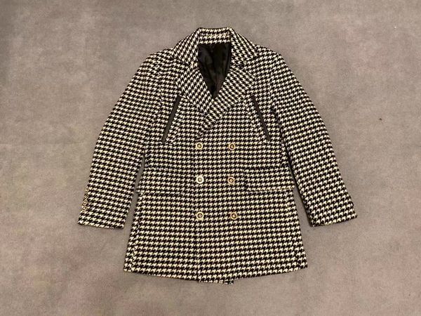 luxury trench coat men winter classic long coat men's trench solid long vintage blends coats jacket slim fit, Black;brown
luxury trench coat men winter classic long coat men's trench solid long vintage blends coats jacket slim fit, Black;brown