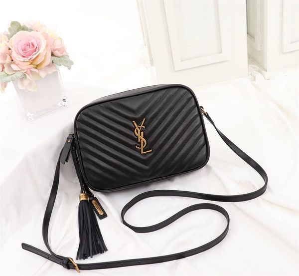 26828 new ladies handbag luxury designer designer shoulder bag handbag diagonal bag multifunctional usage fashion casual style 
26828 new ladies handbag luxury designer designer shoulder bag handbag diagonal bag multifunctional usage fashion casual style