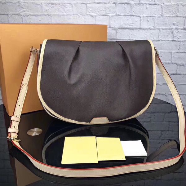 designer-2018 new single shoulder messenger bag printing classic handbag fashion handbag
designer-2018 new single shoulder messenger bag printing classic handbag fashion handbag