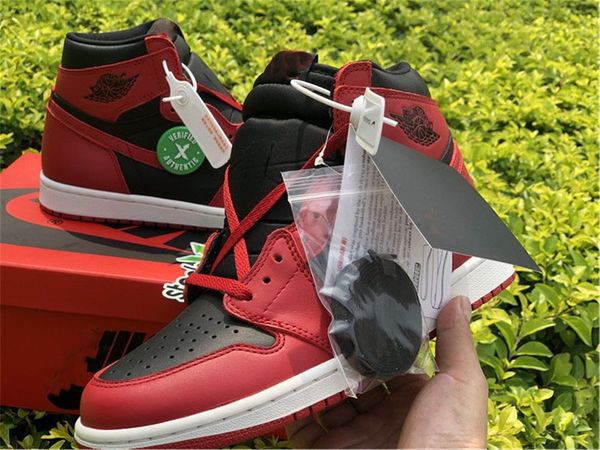 2020 est authentic air 1 hi 85 varsity red 1s bred black red men woman basketball shoes sports sneakers with box bq4422-600
2020 est authentic air 1 hi 85 varsity red 1s bred black red men woman basketball shoes sports sneakers with box bq4422-600