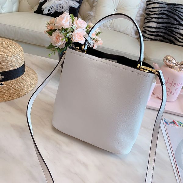 классический бренд ведро сумка женщины дизайнерские сумки курьерские сумки цветок печати crossbody сумка кошелек 
классический бренд ведро сумка женщины дизайнерские сумки курьерские сумки цветок печати crossbody сумка кошелек