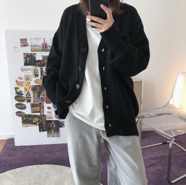 autumn and winter new 2020 south korea chic v neck loose joker knit cardigan sweater gradigan casual, White;black
autumn and winter new 2020 south korea chic v neck loose joker knit cardigan sweater gradigan casual, White;black